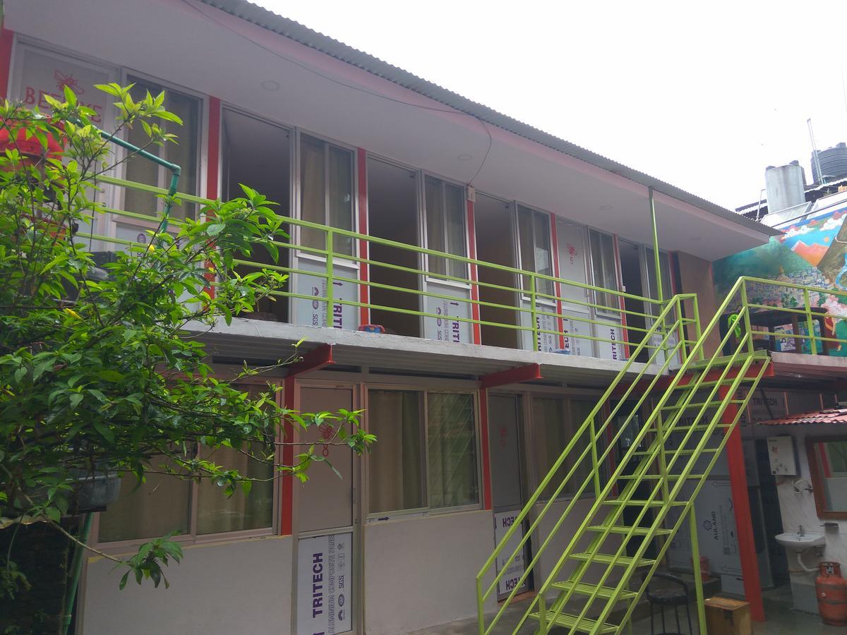 Beehive Hostel Katmandú Exterior foto